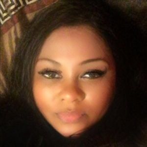 Meet your Posher, Dee